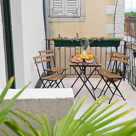 Apartment D & Studio L Dobrinj Esterno foto