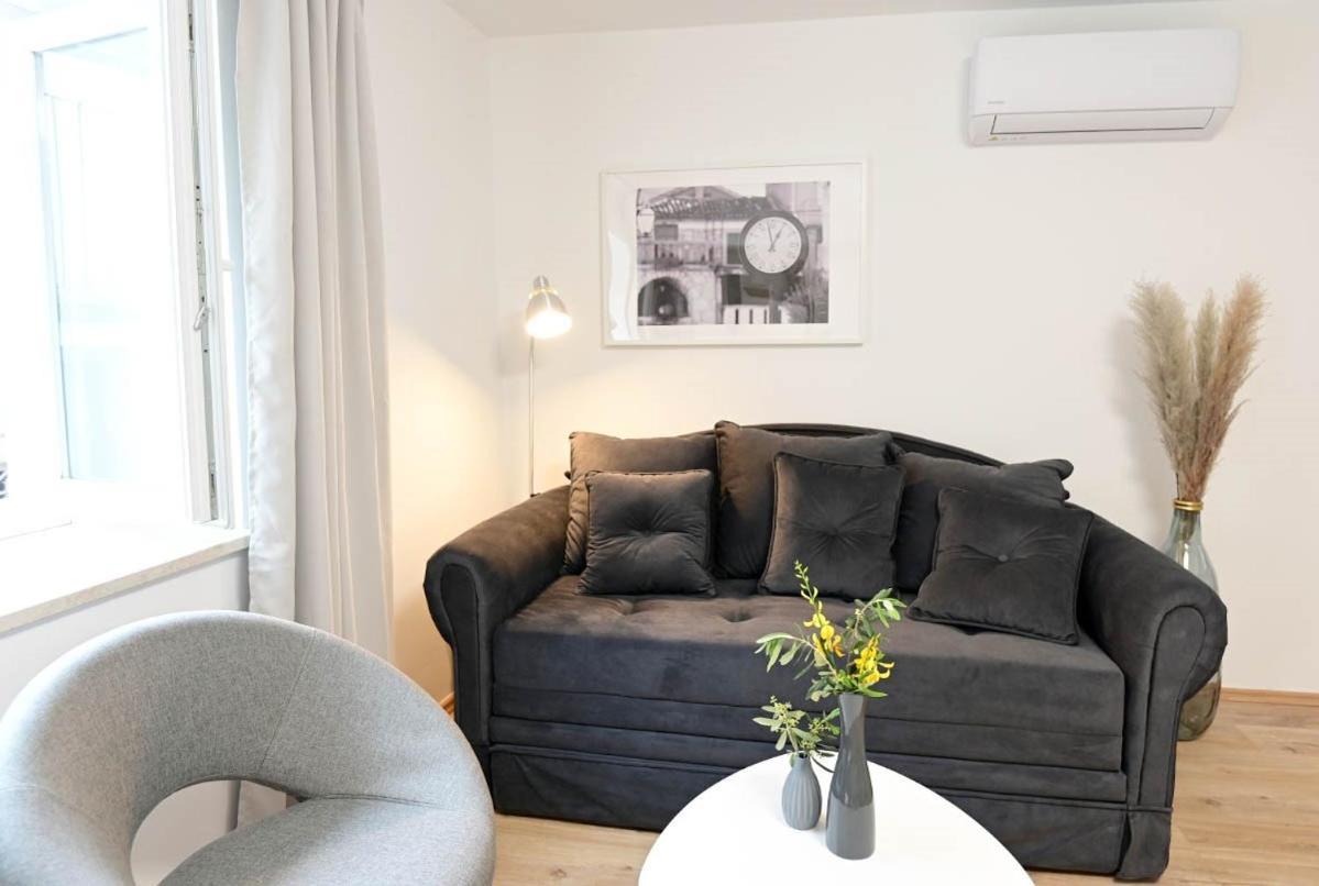 Apartment D & Studio L Dobrinj Esterno foto